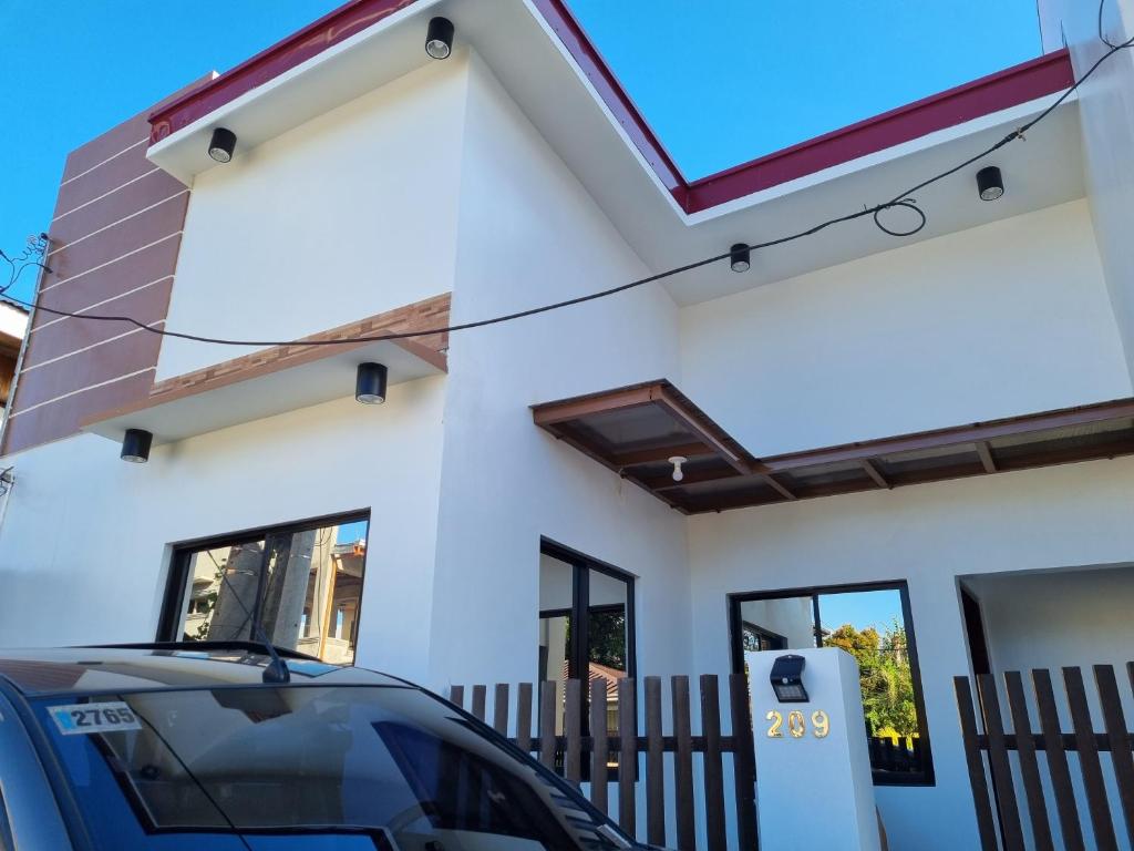 Simply Ur Home in Lucena — Hotel in Lucena