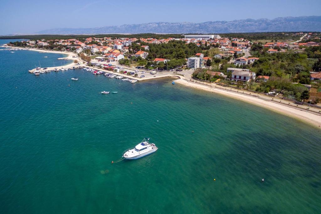 Apartments and rooms by the sea Vrsi - Mulo, Zadar - 5848 photo