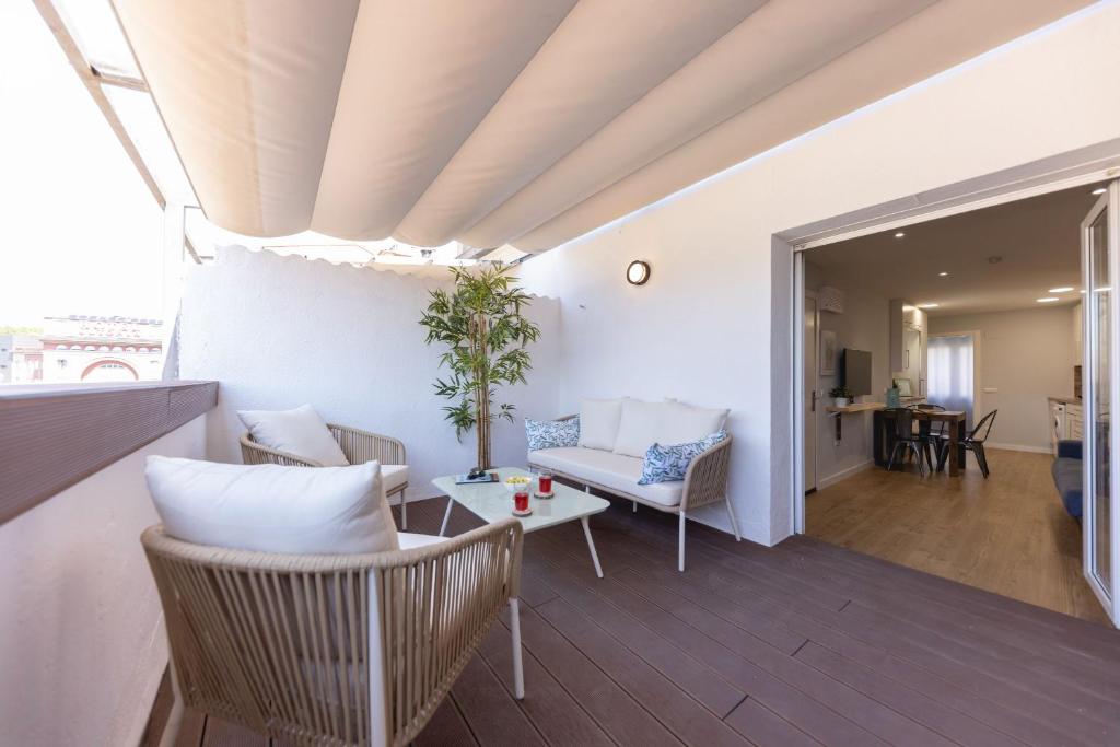 Bravissimo Eiximenis, with beautiful terrace and views, Girona