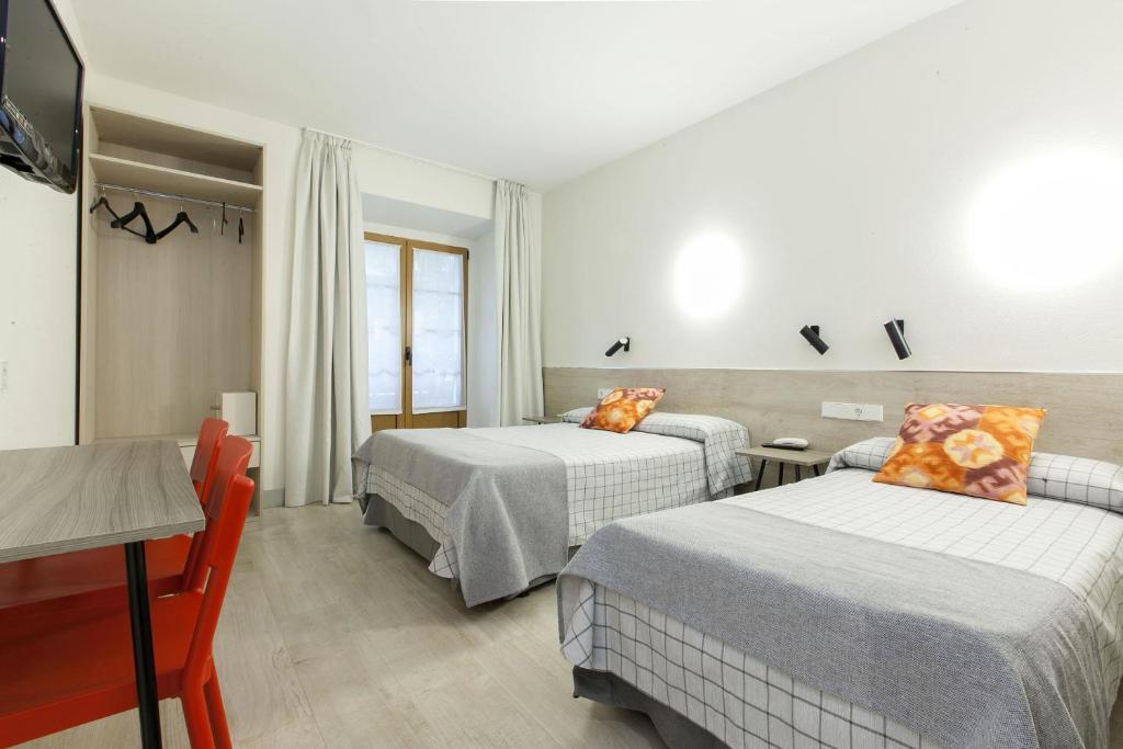 Hostal Castilla II Puerta del Sol photo