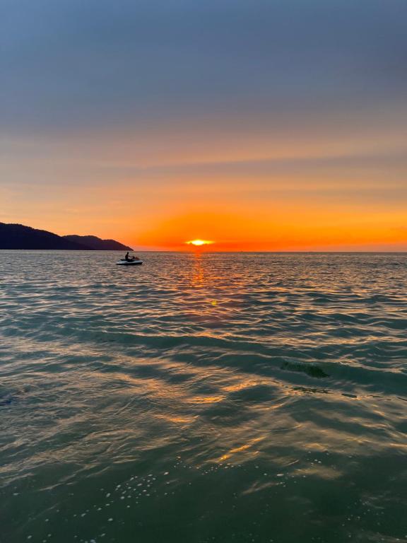 By The Sea Beachfront Designer Suites Penang - Managed by Art of Tree photo