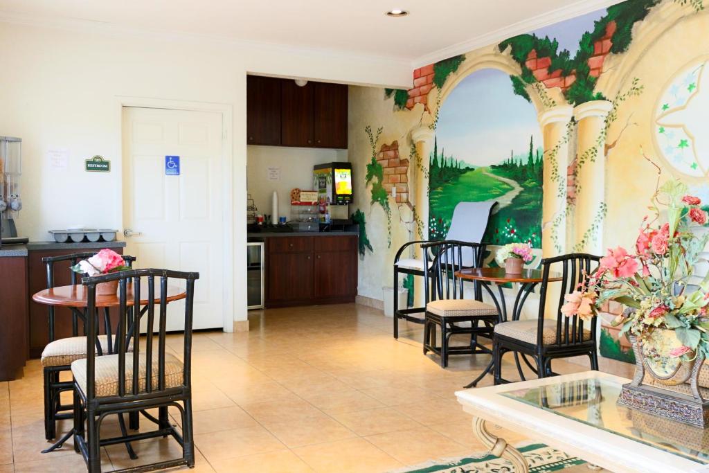 The Symphony Inn & Suites photo