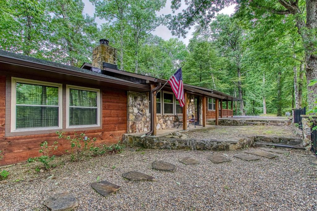 Bear Point, Hot Tub, Free Attraction tickets, WIFI!!!, Sevierville