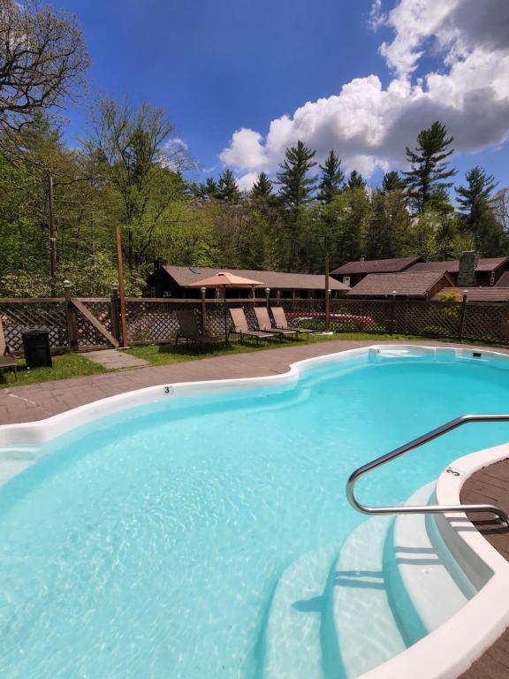 Magnolia Streamside Resort photo