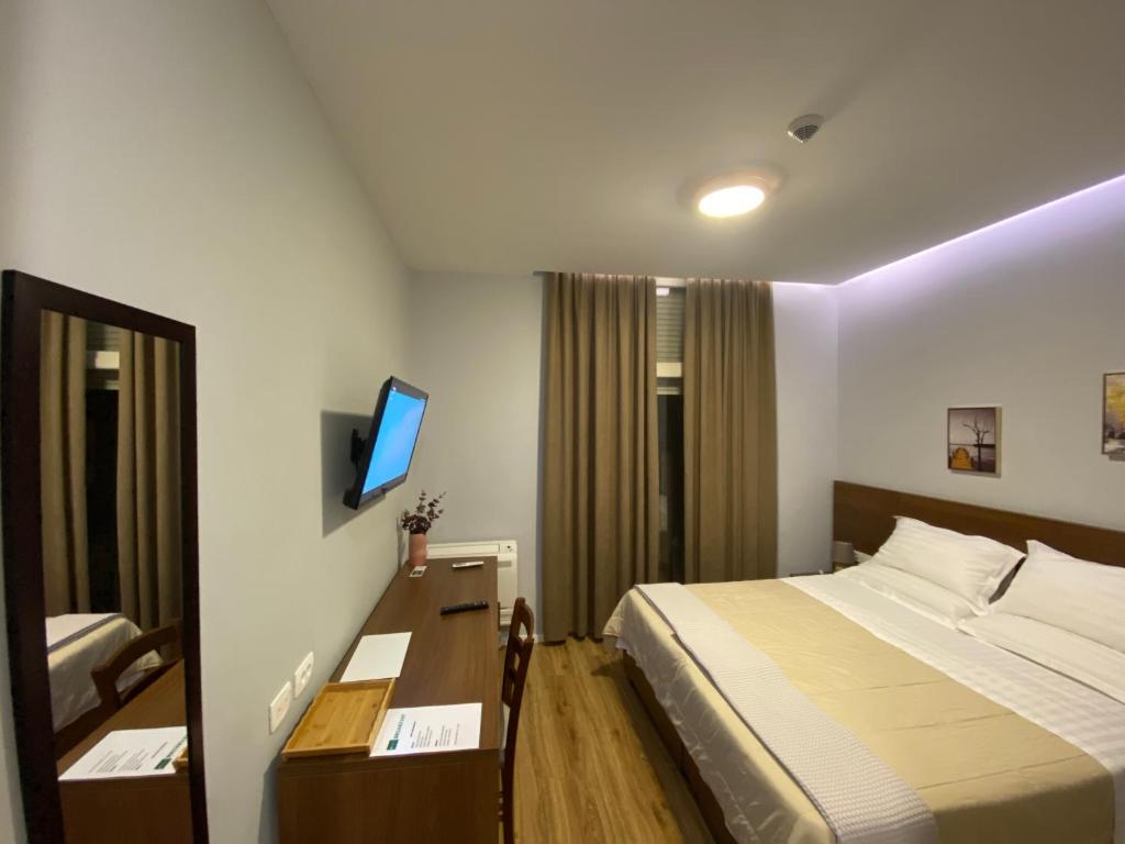 In Center Hotel photo