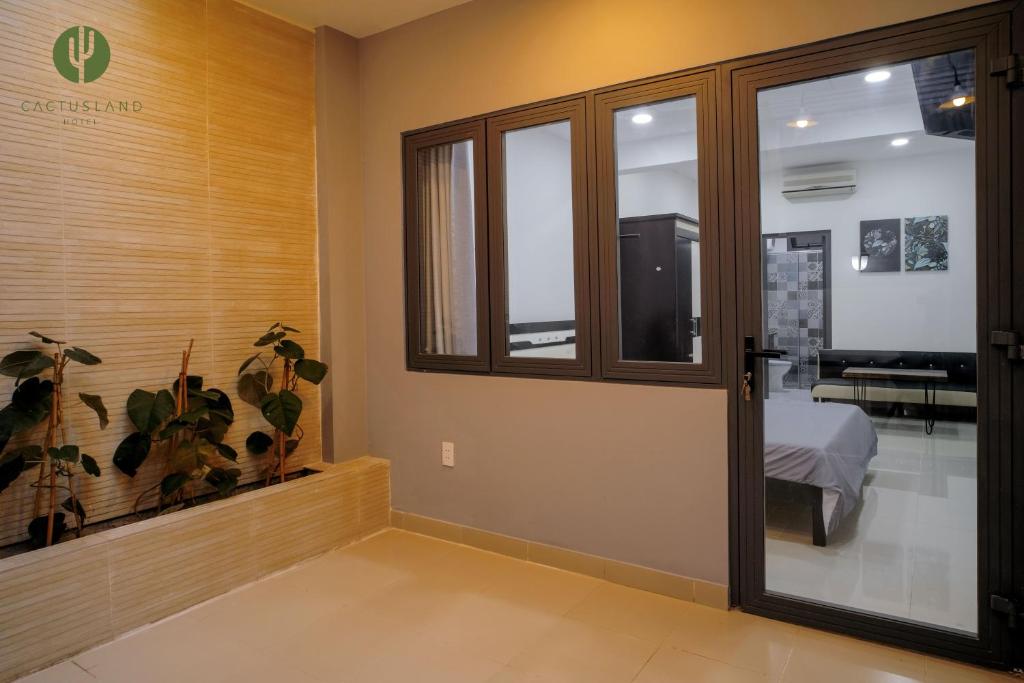 Cactusland Villa Near Bui Vien Street photo