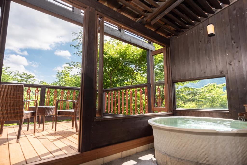 Open air bath