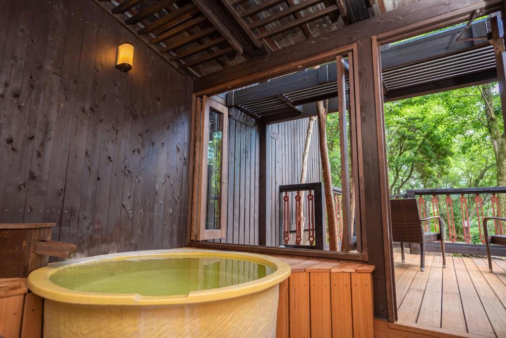 Open air bath