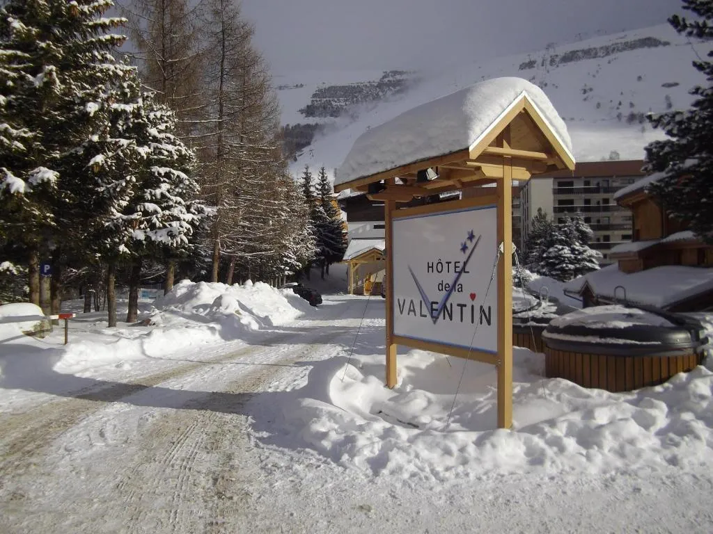 Hôtel Valentin pied des pistes, hotel in Les Deux Alpes