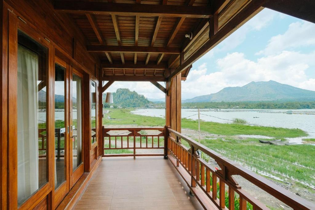 Villa Kedisan Lake View RedPartner photo