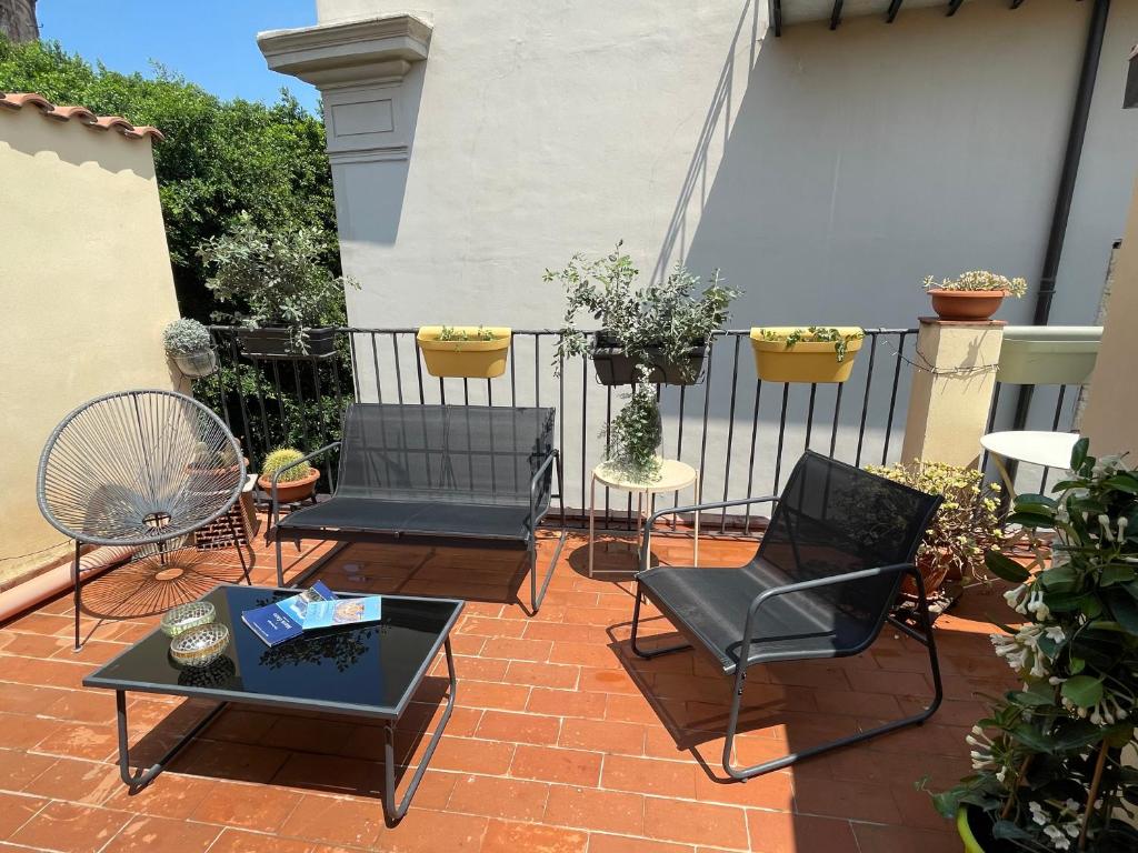 BB4U Apartments and Terrace - 4