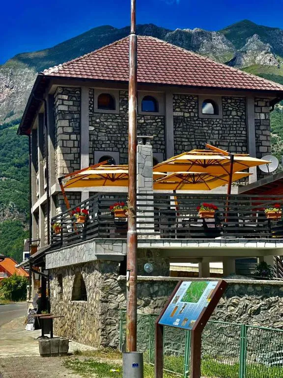 Kula Nekovic, hotel en Gusinje