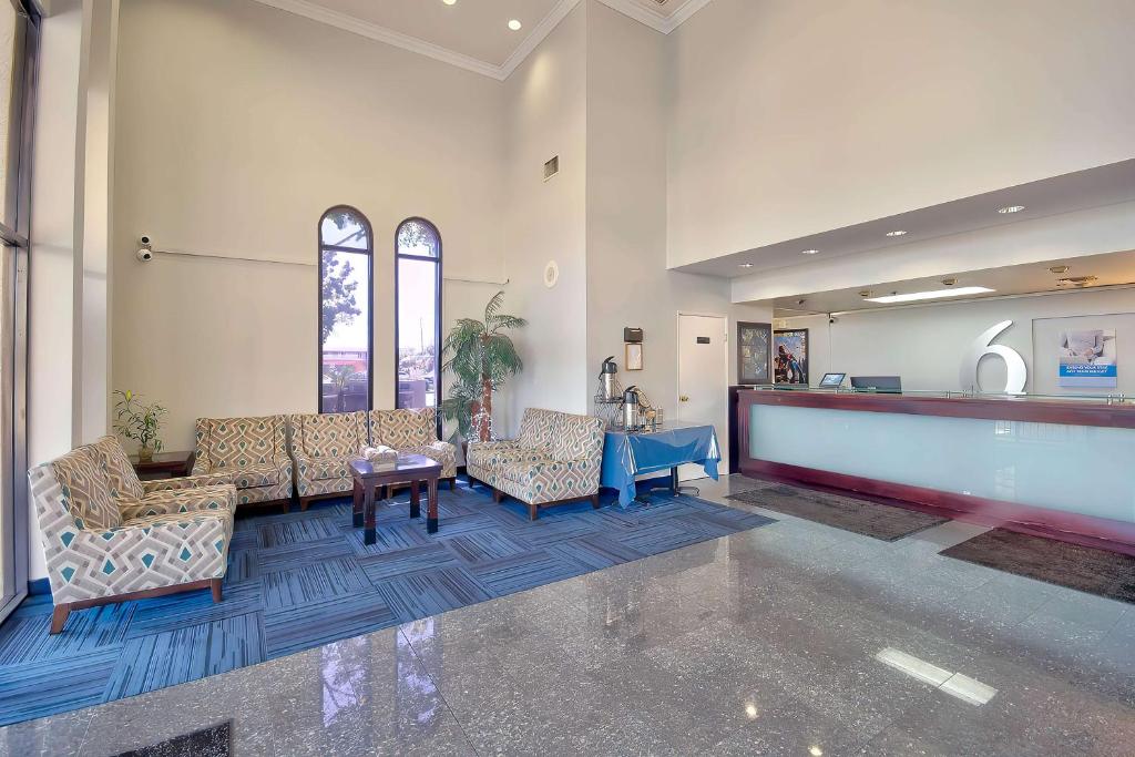 Studio 6 Suites Lawndale, CA South Bay photo
