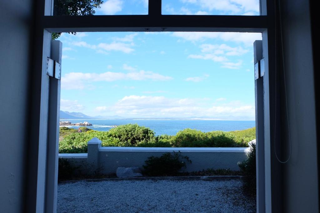 11 WESTCLIFF RENTALS photo
