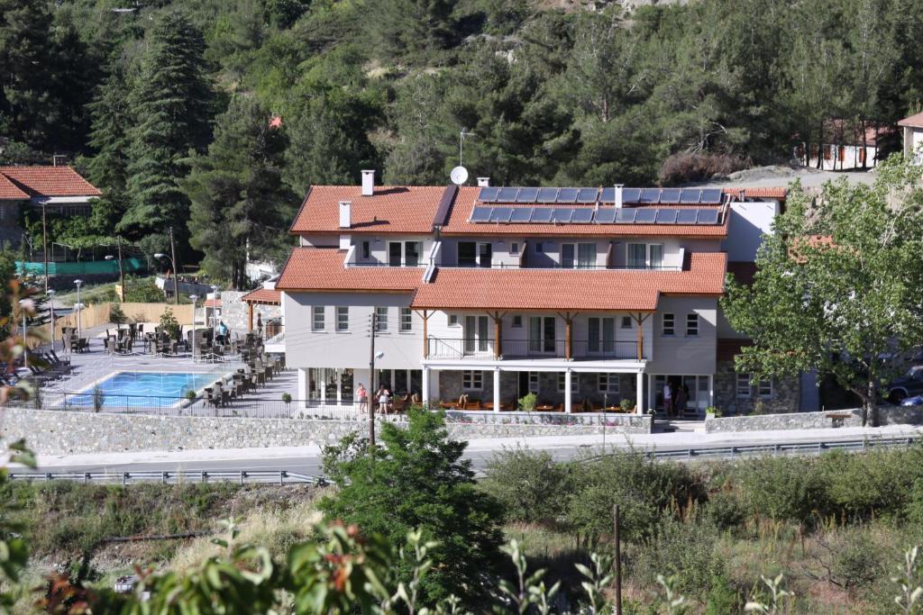 Livadia Hotel Kyperounta, Kyperounda