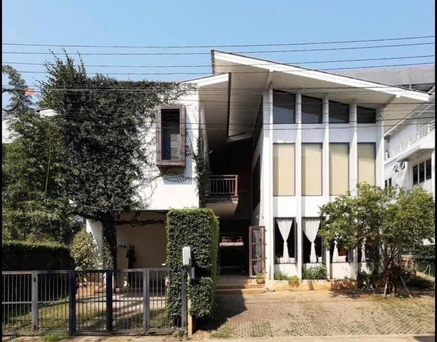 MONET HOME 5BR house near Airport and Nimman — Hotel in Chiang Mai