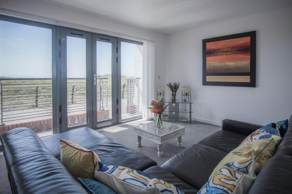Maritime Quarter - 2 Bedroom Apartment - SA1 Beach Front Fishermans Way, Swansea