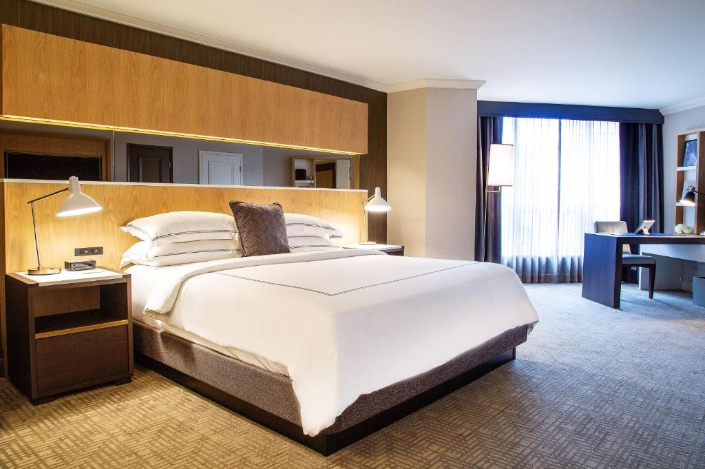 Toronto The Yorkville Royal Sonesta Hotel Toronto room
