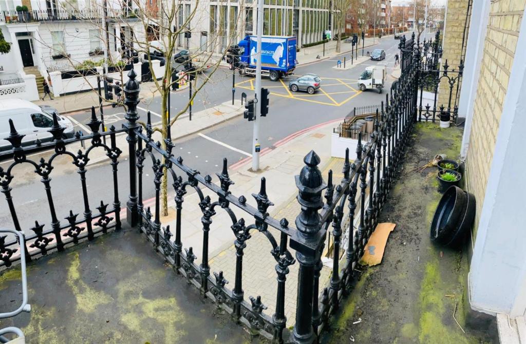 Spacious 2-Bedroom, 2-Bath Flat with Traditional Decor and Extra Sleeping Capacity in Chelsea photo