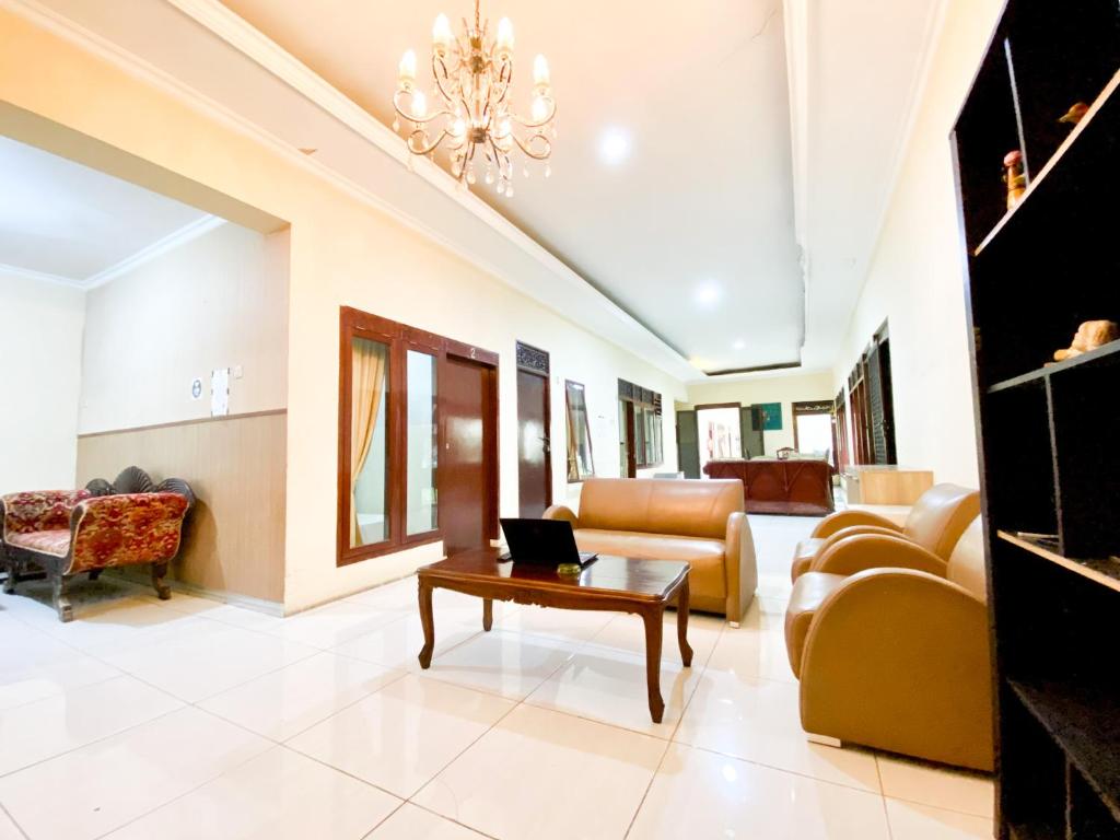 Homey Guesthouse near Sby Zoo (Syariah) 