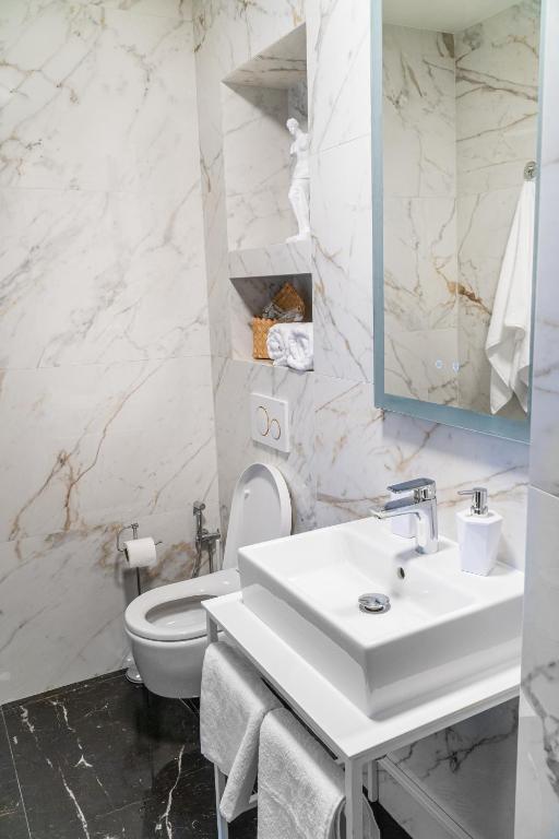 9 Nine - Luxury Apartments & Suites photo