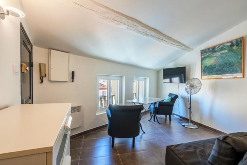 Appartement à L'Isle-sur-la-Sorgue avec vue sur la ville - 2