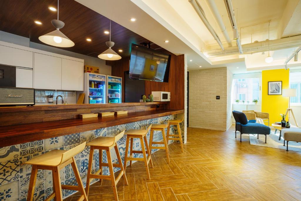 Shared lounge/TV area