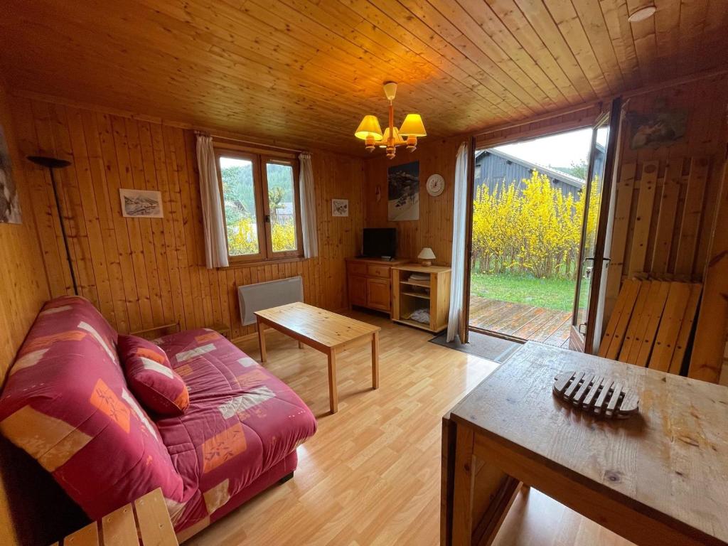 Chalet en bois avec terrasse et jardin à Barcelonnette - 3