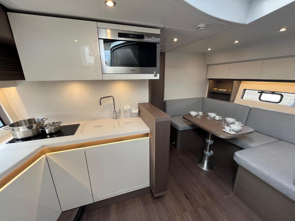 Puissance, Elegance et Style, Yacht à Deauville - 5