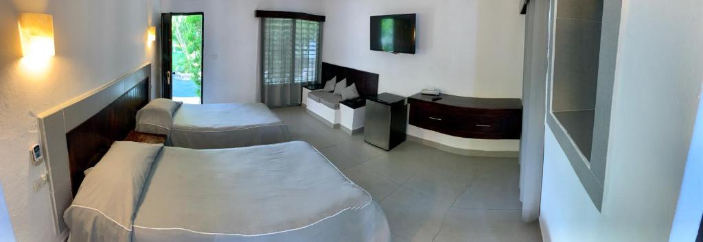 Villablanca Garden Beach Hotel - 2