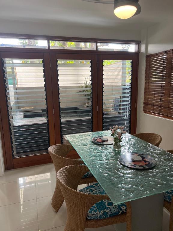 Beachside Apartment 1 with plunge pool — Hotel in Port Douglas