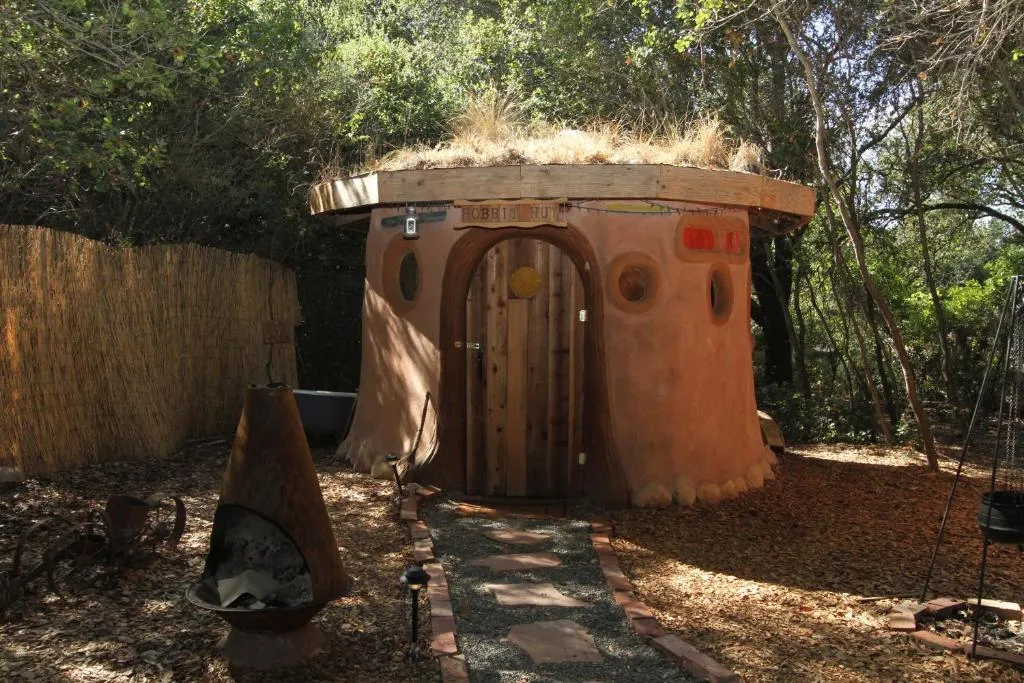 Hobbit Hut, hotel in Geyserville