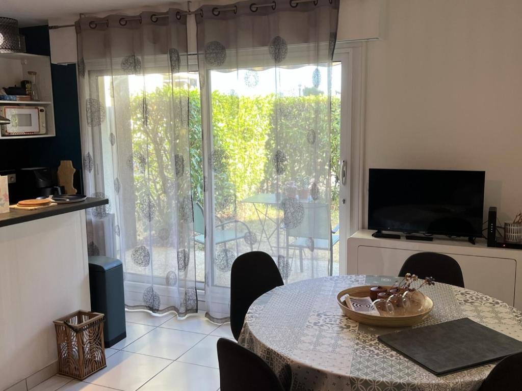 Appartement T2 avec Jardin, Proche Plage et Centre, Parking Privé, Animaux Acceptés, Wi-Fi Gratuit - FR-1-487-342 - 1