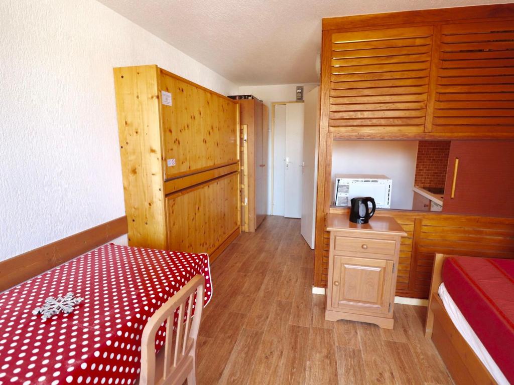 Studio Fonctionnel Proche Pistes avec Balcon - FR-1-502-444 - 4