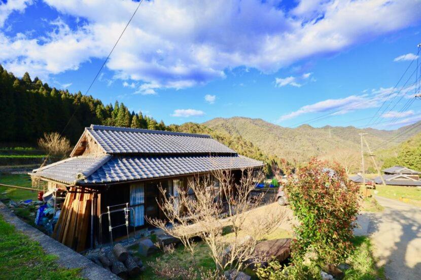 里山の花乃家 — Hotel in Tamba