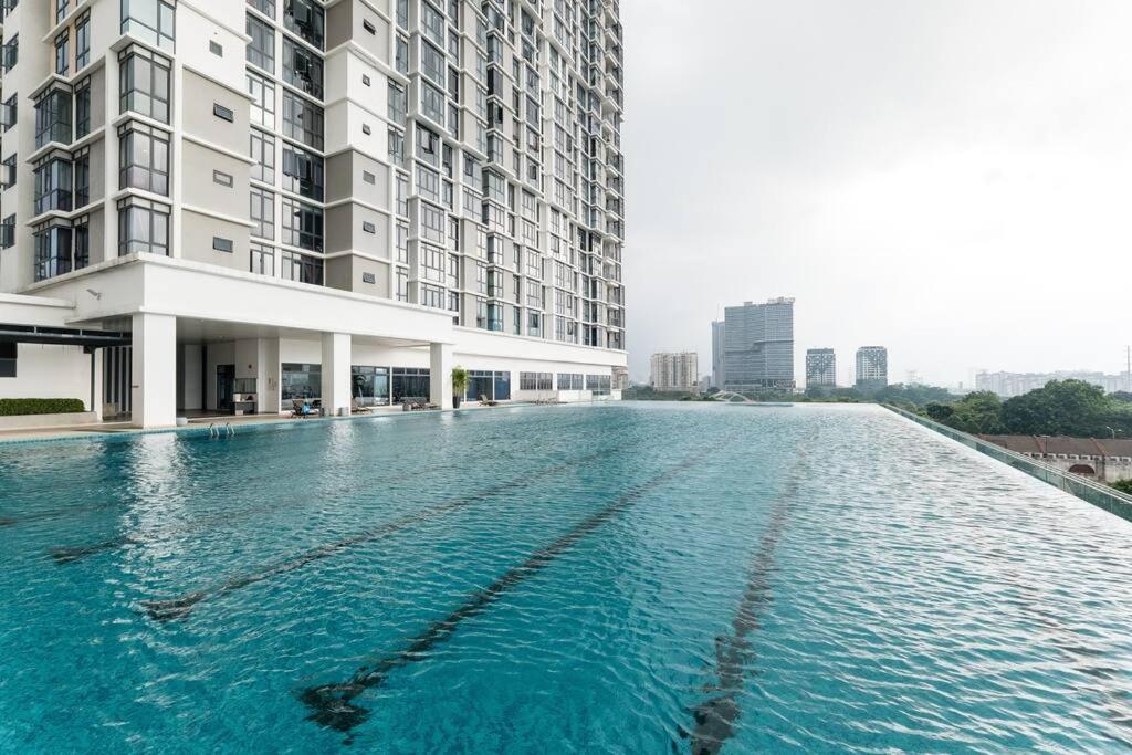 French Style 3BR 8pax|Mytown|Sunway Velocity R8 photo