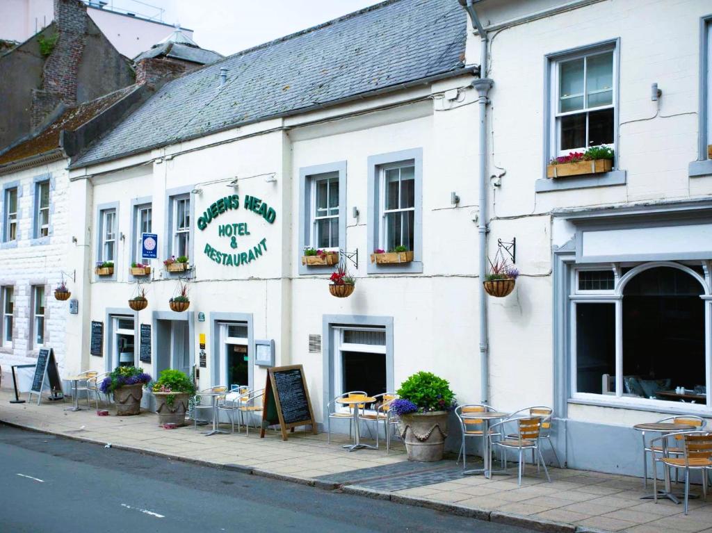 Queens Head Hotel photo