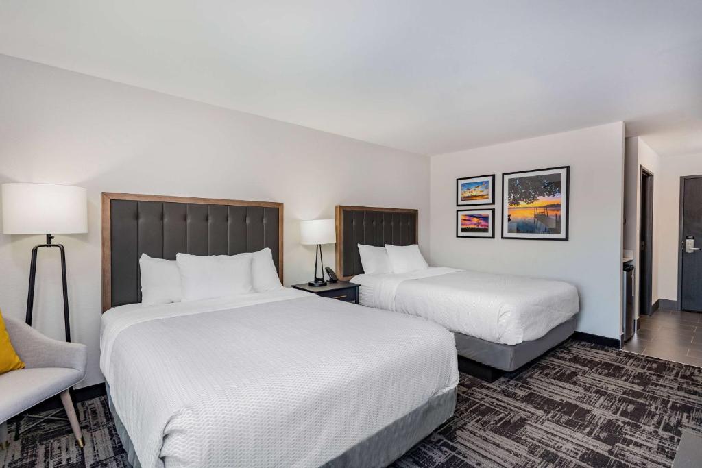 La Quinta Inn & Suites by Wyndham South Bend near Notre Dame photo