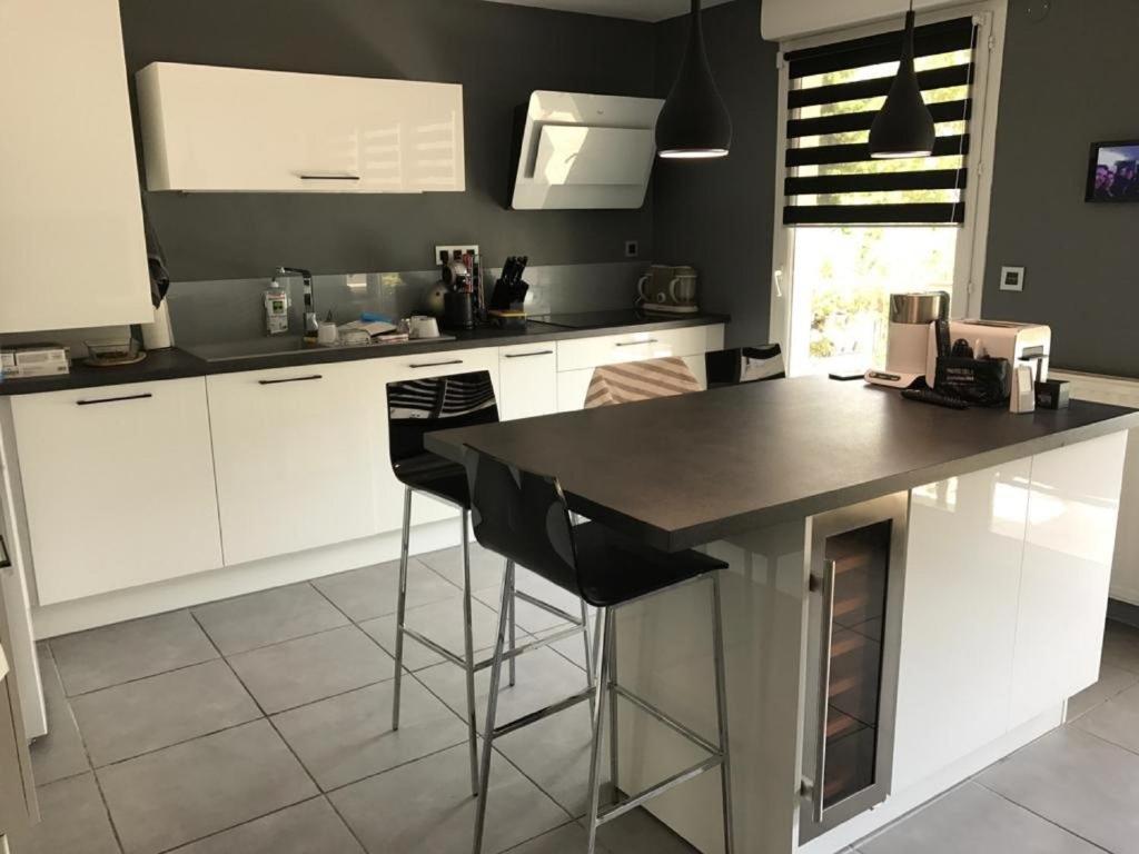 A Room - Une chambre dans un appartement meublé et équipé - Clinique de la Sauvegarde - location courte durée - 2