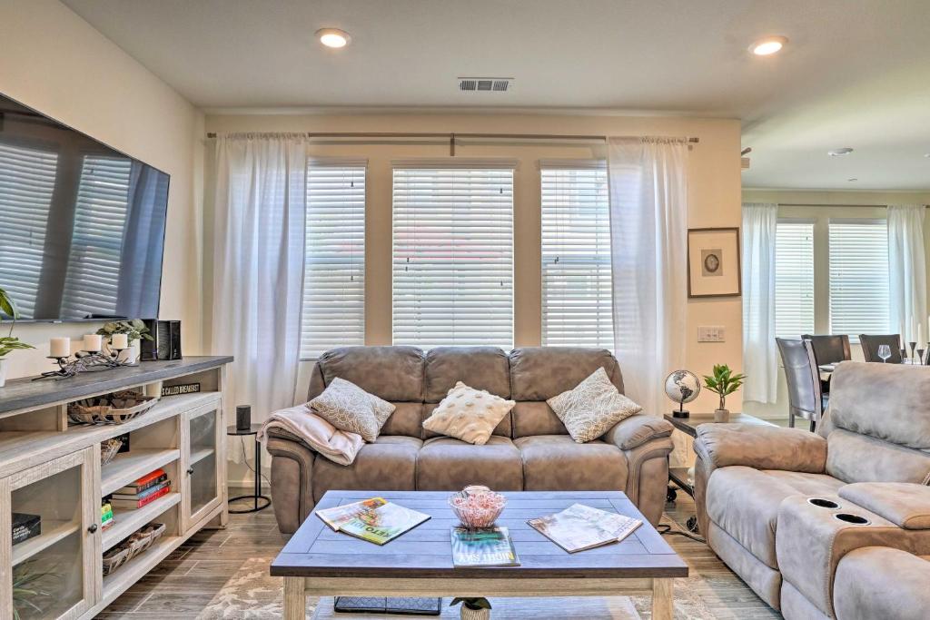 Tasteful Menifee Home Patio, By Theme Parks!