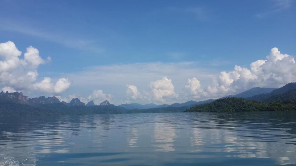 Khao Sok Holiday Resort photo