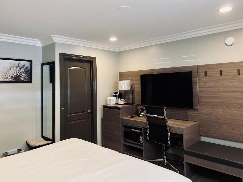 Americas Best Value Inn Antioch photo