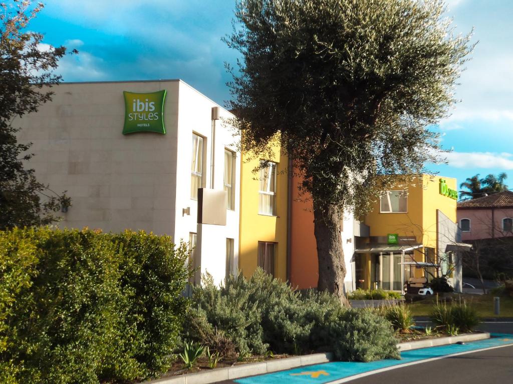 Ibis Styles Catania Acireale photo