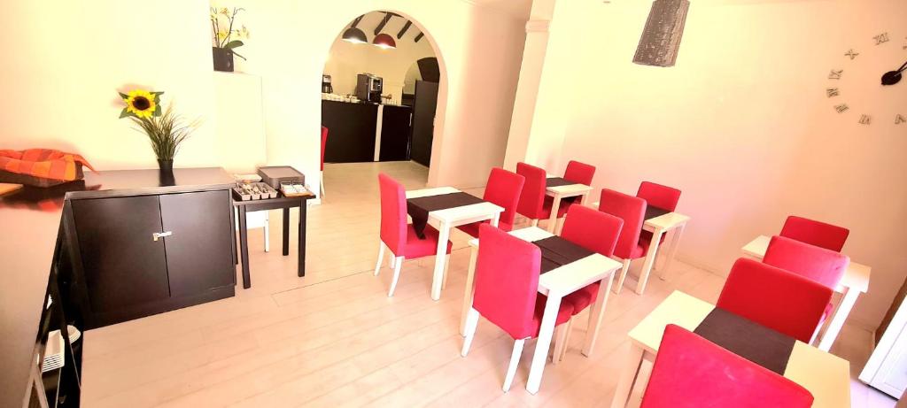 Facilities, Albufeira Beach Hotel by Kavia in Albufeira
