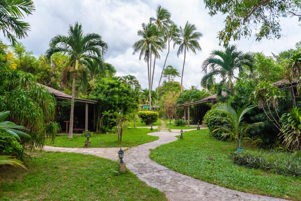 Satva Samui Yoga and Wellness Resort — Hotel in Koh Samui