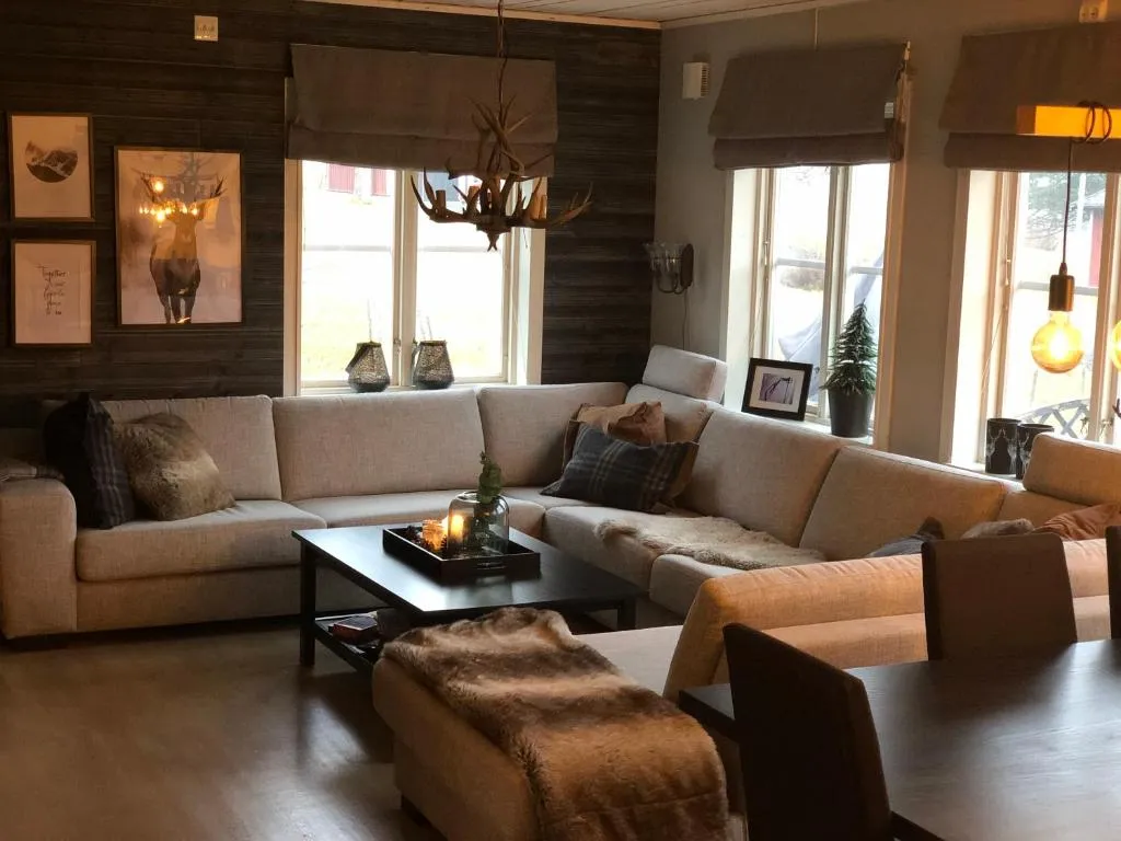 Cozy Villa Close To Lake And Wintersport, hotel in Mörsil