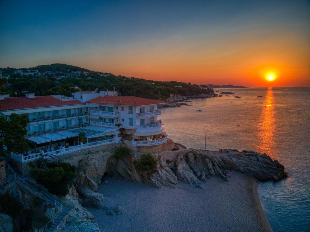 Hotel Costa Brava - 4