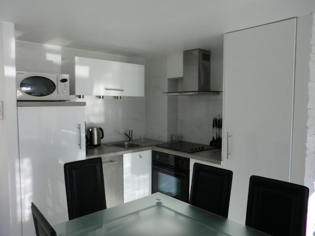 Kitchen, Le Panoramer Sea View in Cannes