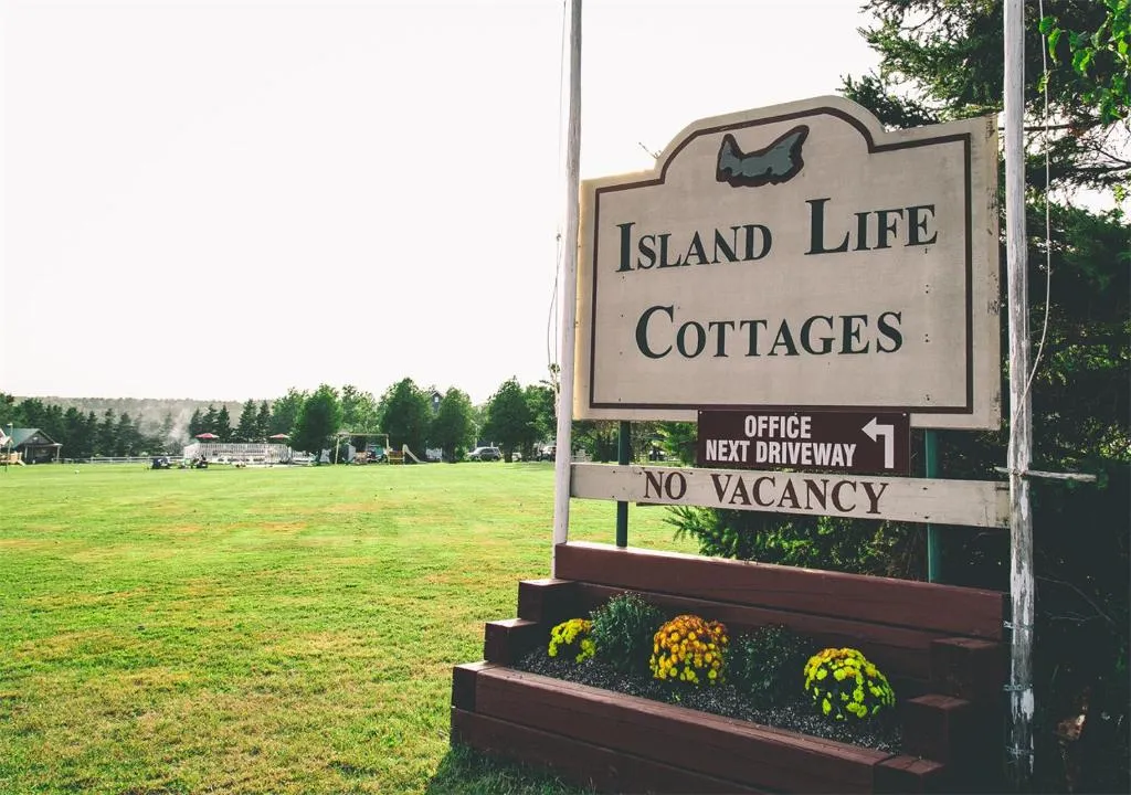 Island Life Cottages, hotel in Brackley Beach