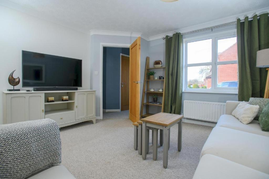 The Beeches - Family Friendly Home